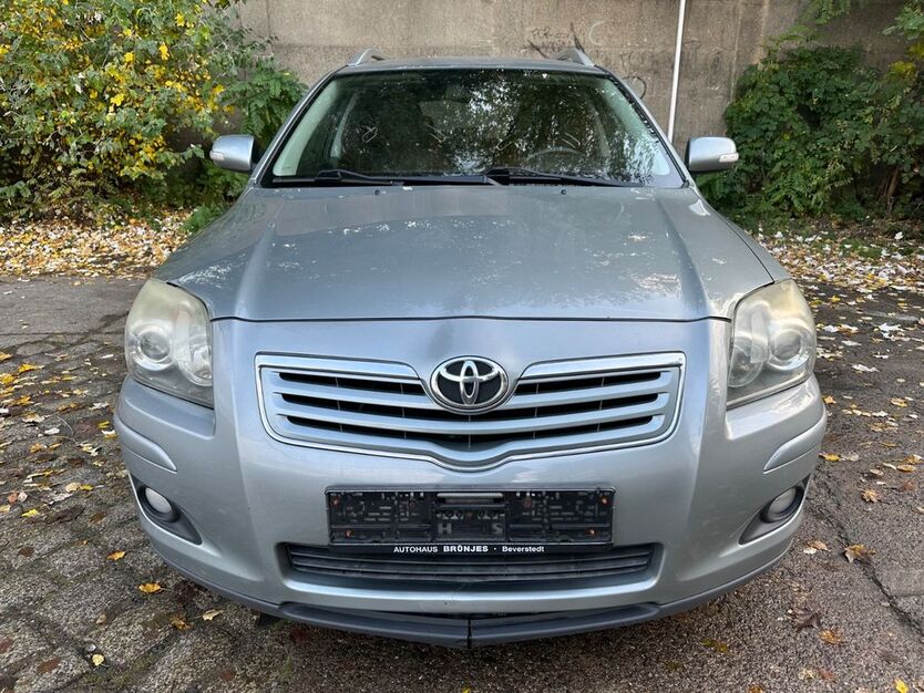 Toyota Avensis 300.000 km 2.400 € Berlin 13053