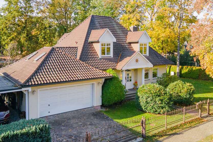 Haus zum Kaufen in Schöneiche bei Berlin 950.000 € 226 m² 5 zimmer