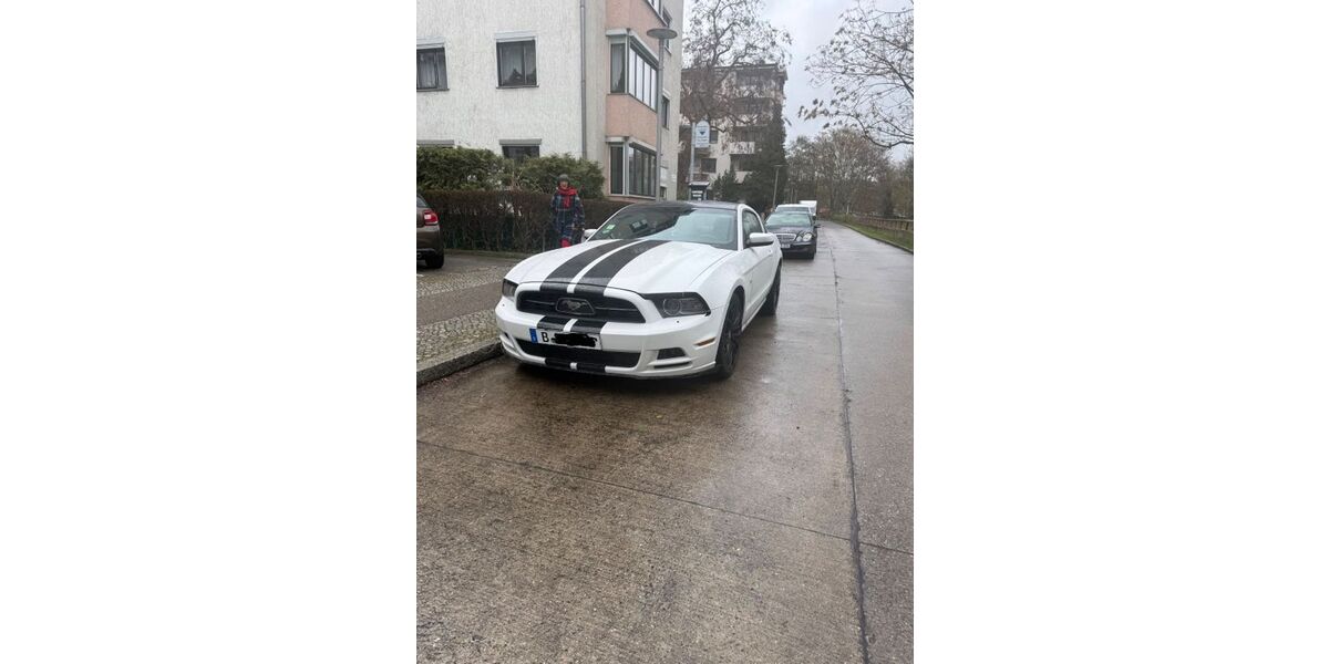 Ford Mustang 180.000 km 11.700 &euro; Berlin 13353