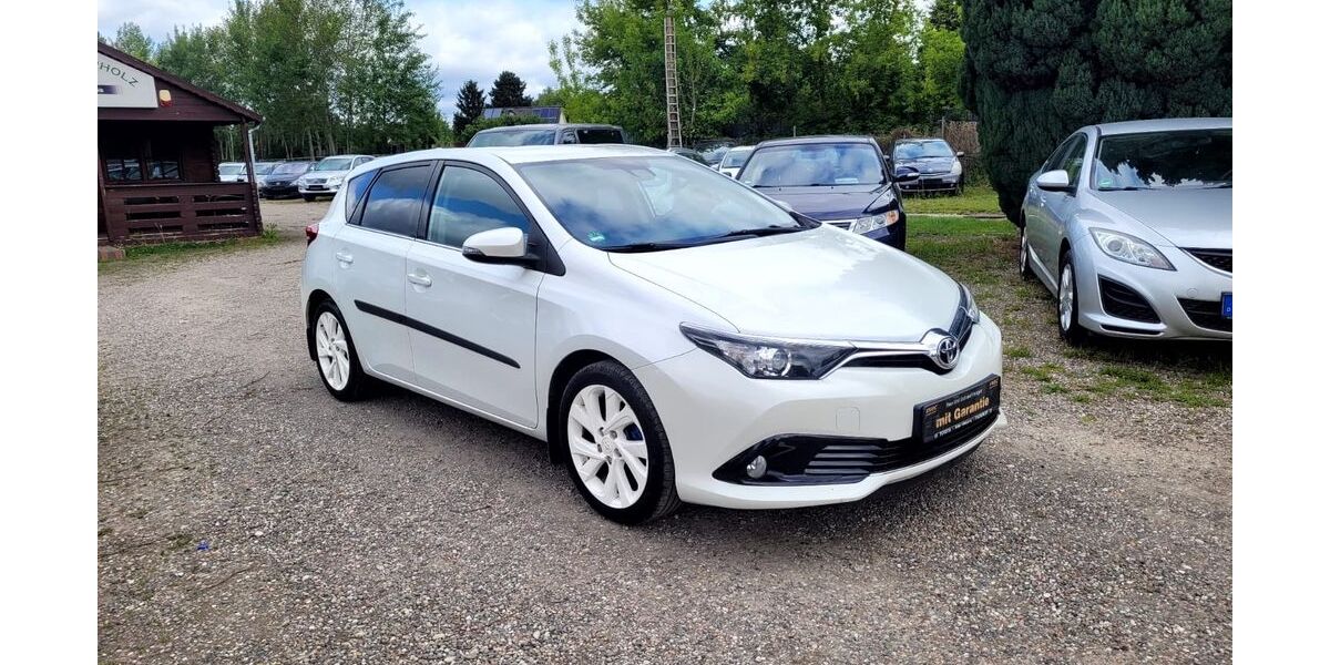 Toyota Auris 100.000 km 9.790 &euro; Berlin 13127