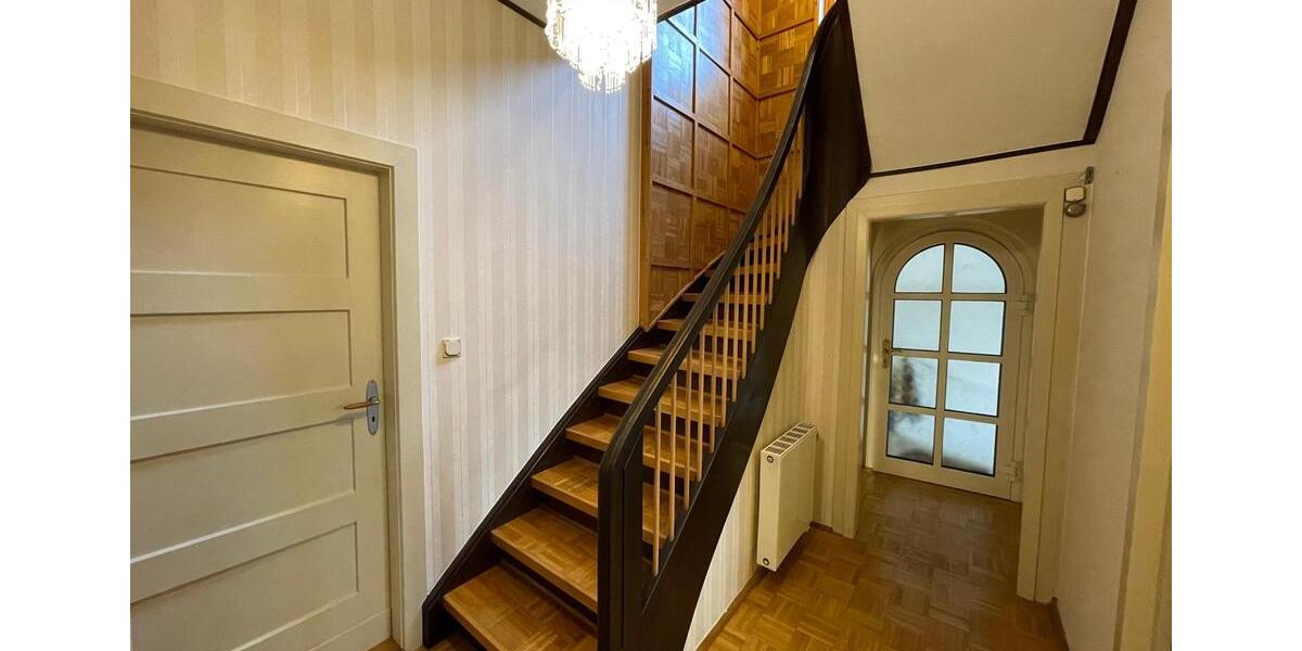 Einfamilienhaus Kleinmachnow - 6 Zimmer, 180 m&sup2;, 2.700&euro; | Angebot:24379408