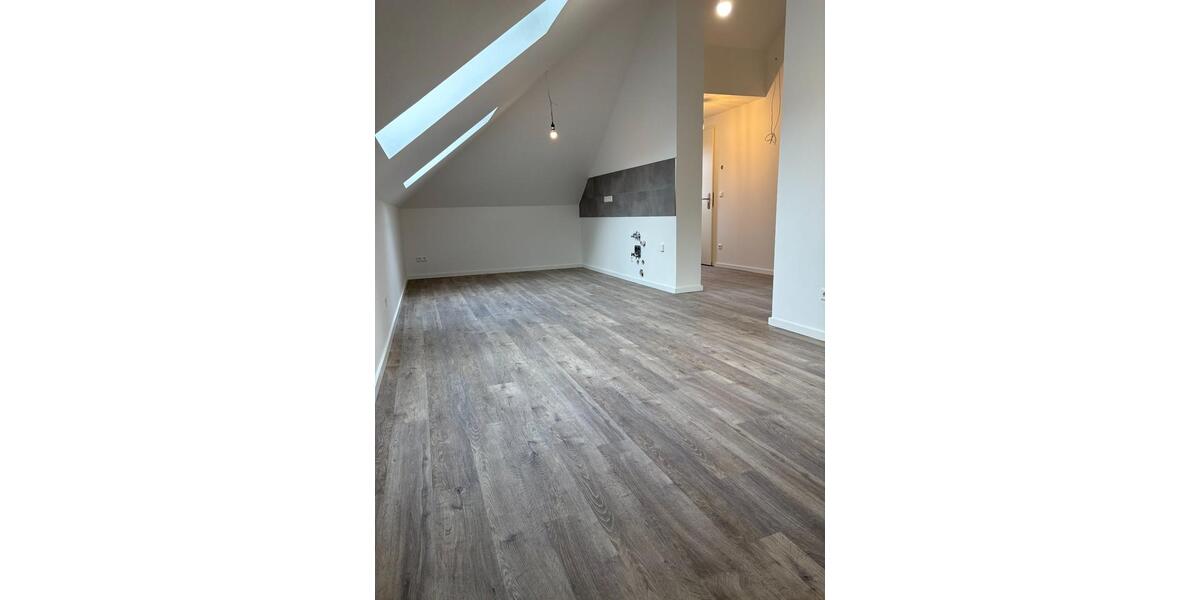 Dachgeschoßwohnung Berlin Reinickendorf - 2 Zimmer, 70 m&sup2;, 1.395&euro; | Angebot:25806504