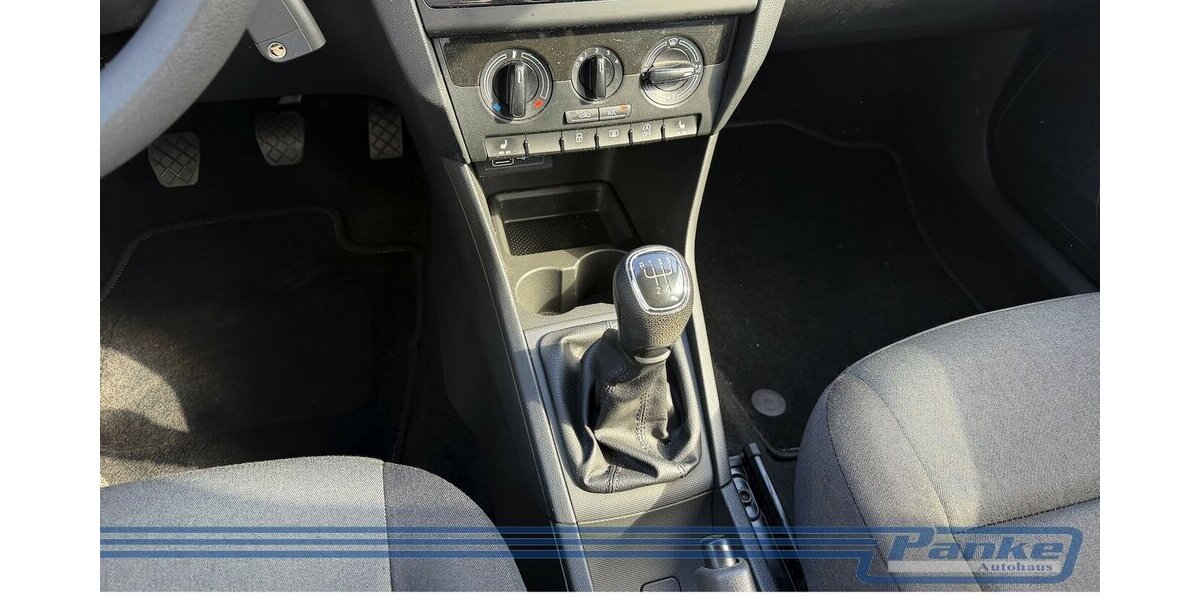 Skoda Rapid Cool*SHZ*PDC*Klima*USB*Touch*1-Hand* 93.530 km 8.890 &euro; Berlin 13187