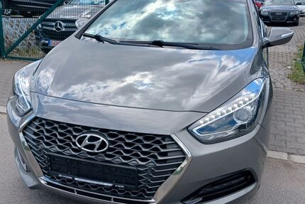 Hyundai i40 160.000 km 8.999 &euro; Berlin 13597