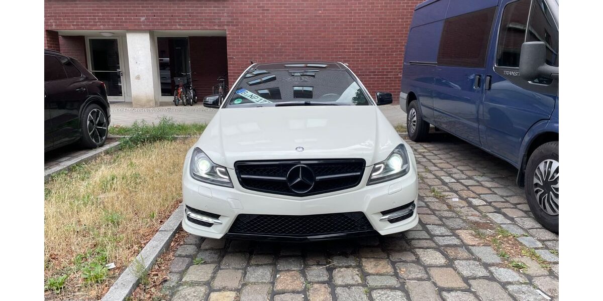 Mercedes-Benz C 250 196.305 km 13.100 &euro; Berlin 13599