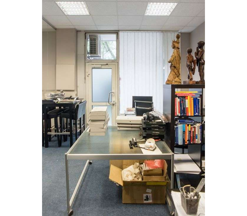Einzelhandel in Berlin 2.300 € 131.03 m²