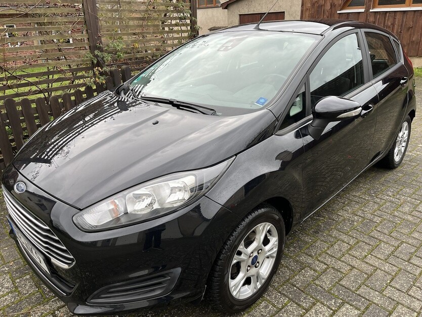 Ford Fiesta 104.950 km 5.200 € Berlin 10178