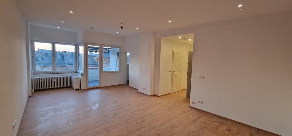 Dachgeschoßwohnung Berlin Charlottenburg-Wilmersdorf - 1 Zimmer, 49 m&sup2;, 750&euro; | Angebot:24754274