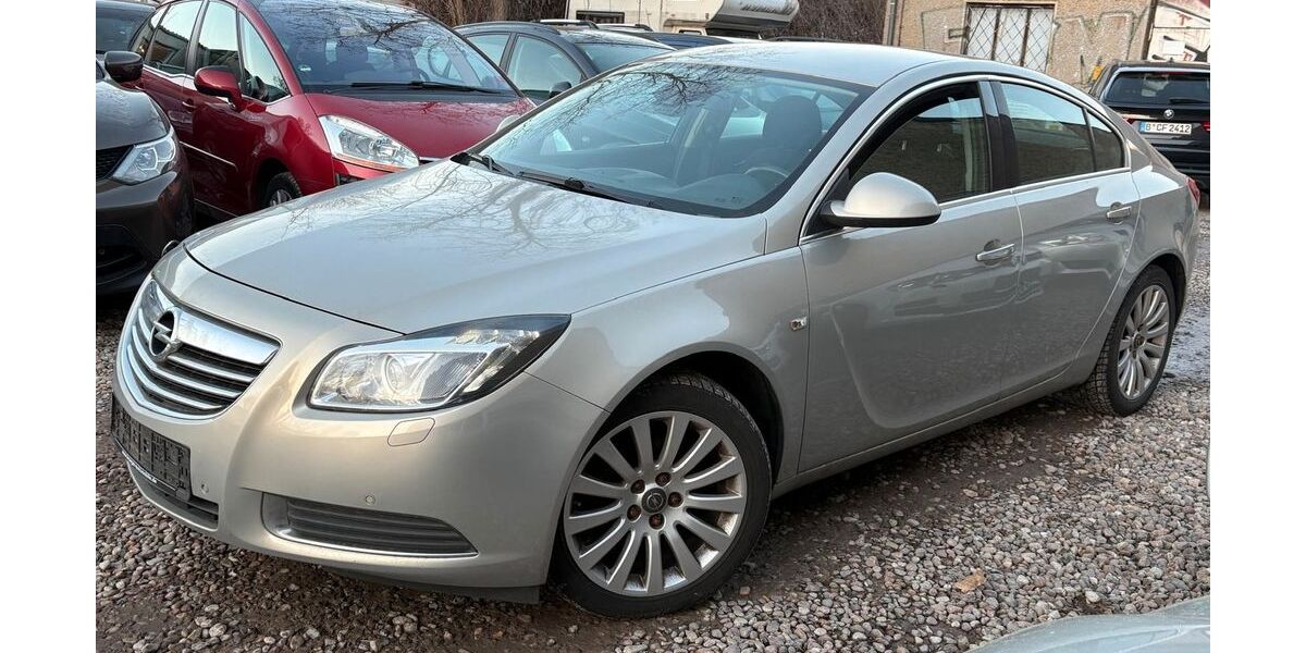 Opel Insignia 255.000 km 2.250 &euro; Berlin 10245