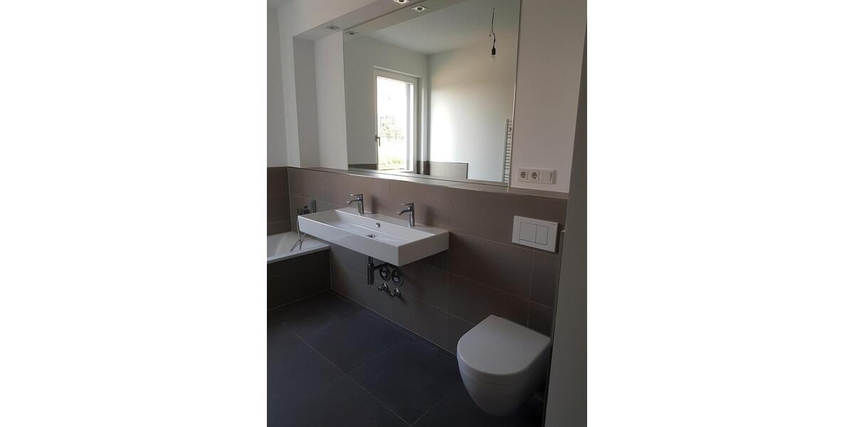 Erdgeschoßwohnung Berlin Friedrichshain-Kreuzberg - 2 Zimmer, 83 m&sup2;, 1.845&euro; | Angebot:25951090