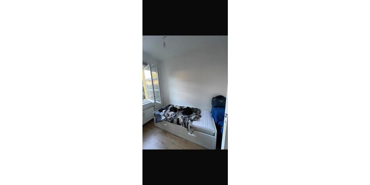 Etagenwohnung Berlin Lichtenberg - 1 Zimmer, 9 m&sup2;, 550&euro; | Angebot:25852811