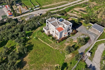 Haus Berlin Charlottenburg-Wilmersdorf - 8 Zimmer, 370 m&sup2;, 1.300.000&euro; | Angebot:26021762