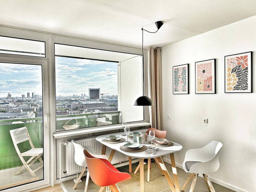 Furnished Loft Hackescher Markt: View, Balcony & Parking