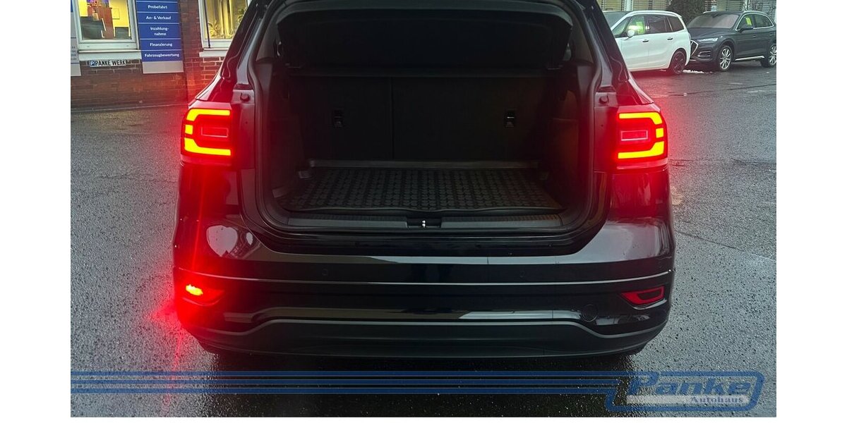 VW T-Cross 1.0 TSI R-Line DSG OPF*ACC*NAV*RFK*LED* 81.393 km 17.890 &euro; Berlin 13187