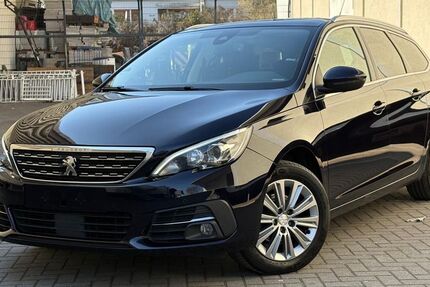 Peugeot 308 112.000 km 8.999 &euro; Berlin 12057