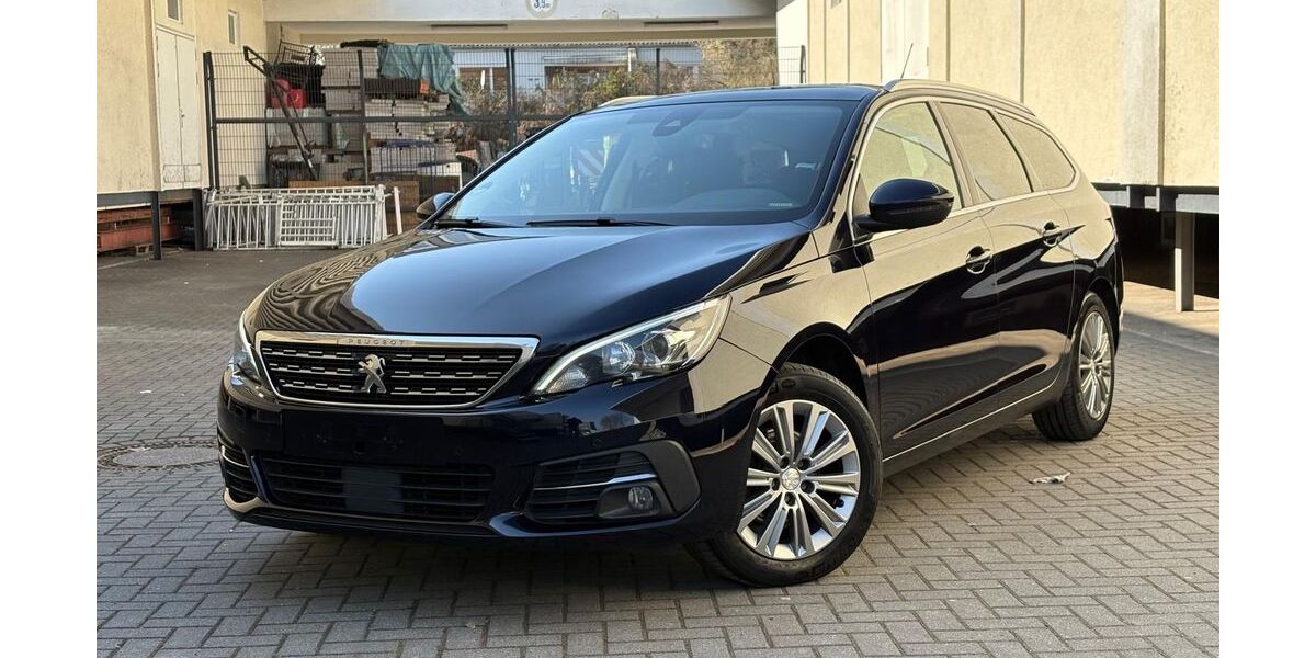 Peugeot 308 112.000 km 8.999 &euro; Berlin 12057