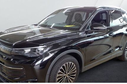 VW Tiguan 25.452 km 33.890 &euro; Berlin 10709