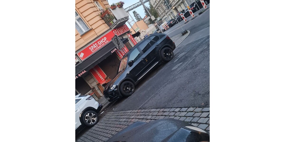 BMW X5 211.000 km 11.000 € Berlin 10178