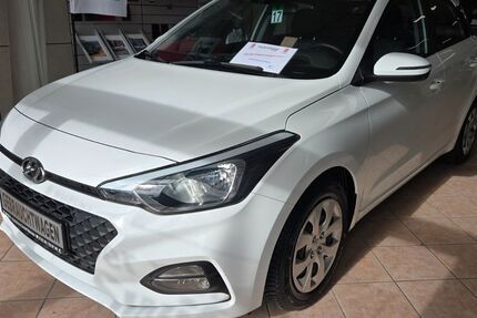 Hyundai i20 104.320 km 9.390 &euro; Bernau 16321
