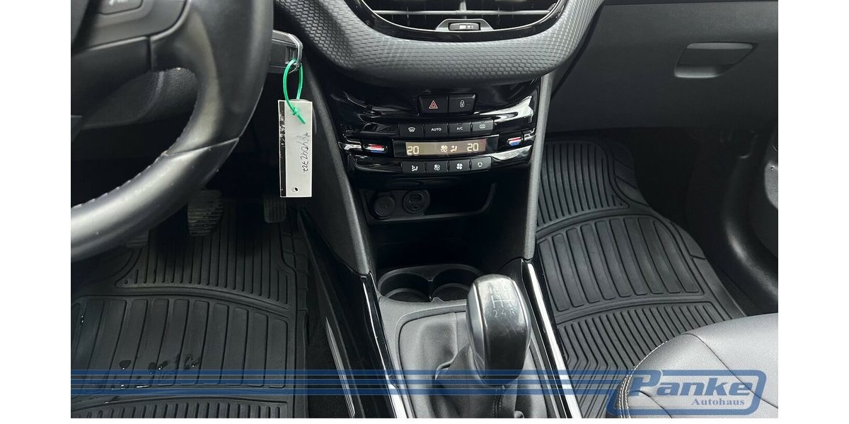 Peugeot 2008 Allure*Navi*PDC*SHZ*Ambiete*1-Hand*Tel. 98.291 km 8.480 &euro; Berlin 13187