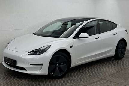 Tesla Model 3 56.311 km 30.880 &euro; Berlin 12351