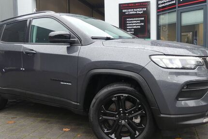 Jeep Compass 12.041 km 25.600 € Berlin 13156