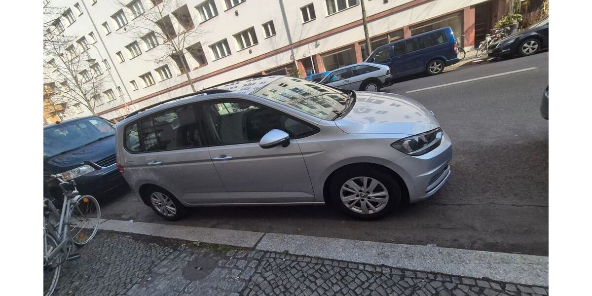 VW Touran 70.500 km 22.999 &euro; Berlin 10178