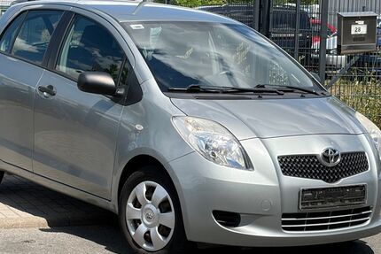 Toyota Yaris 64.500 km 3.490 &euro; Wildau 15745