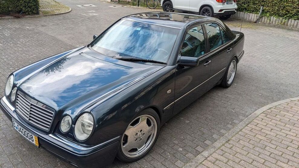 320