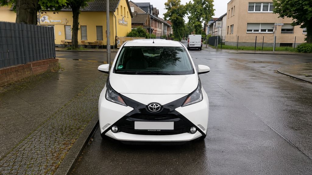 Toyota Aygo (X) 50.000 km 10.490 &euro; Berlin 13585