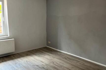 Lagerhalle Gewerbehalle Lager Archiv Büro zentral in Falkensee zimmer