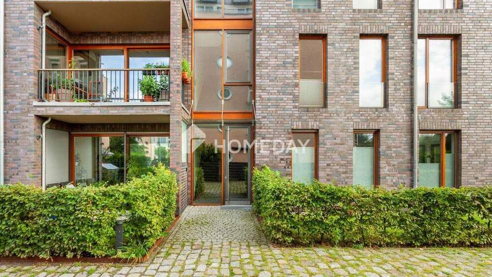 Moderne 2-Zimmer-Wohnung mit Balkon in erstklassiger Wasserlage und Blick auf die Spree 2 zimmer