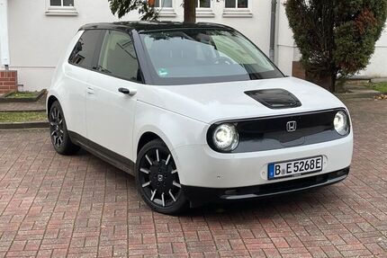 Honda e 19.100 km 16.400 € Berlin 14129