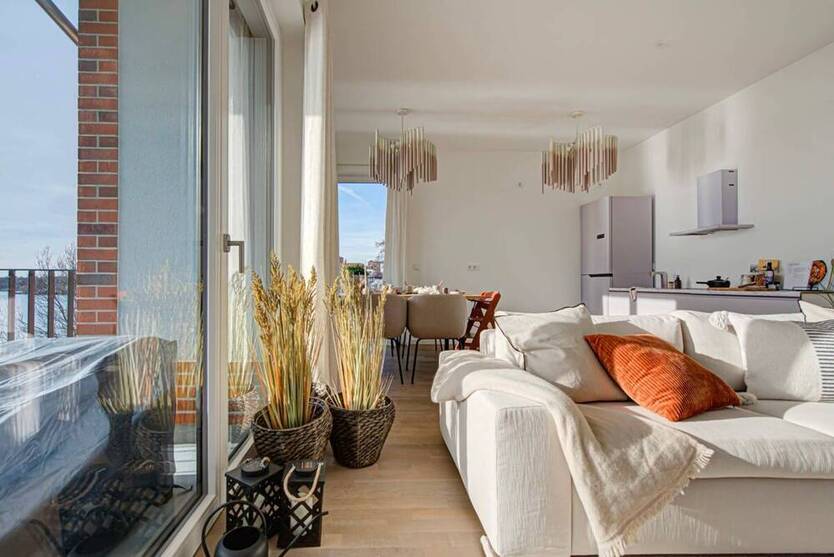 Traumhafte 3-Zimmer-Wohnung an der Havel mit Loggia & Wasserblick - Showroom SaSo geöffnet