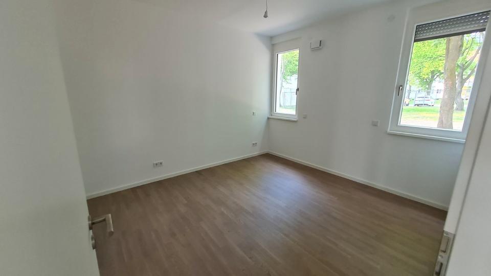 Erdgeschoßwohnung Berlin Marzahn-Hellersdorf - 2 Zimmer, 68 m&sup2;, 1.196&euro; | Angebot:26562653