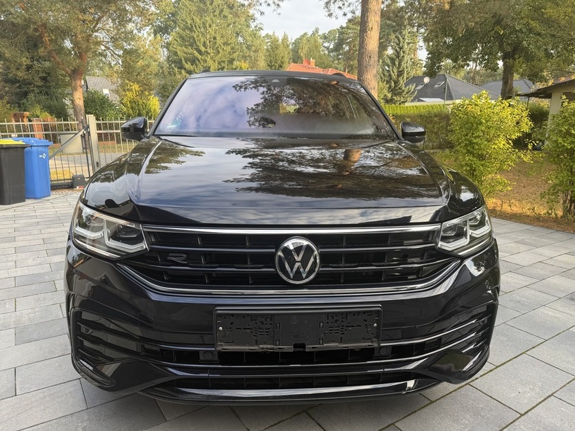 VW Tiguan R-Line Black MATRIX ACC CAM 20 Z HARMAN 57.456 km 32.900 € Berlin 10247