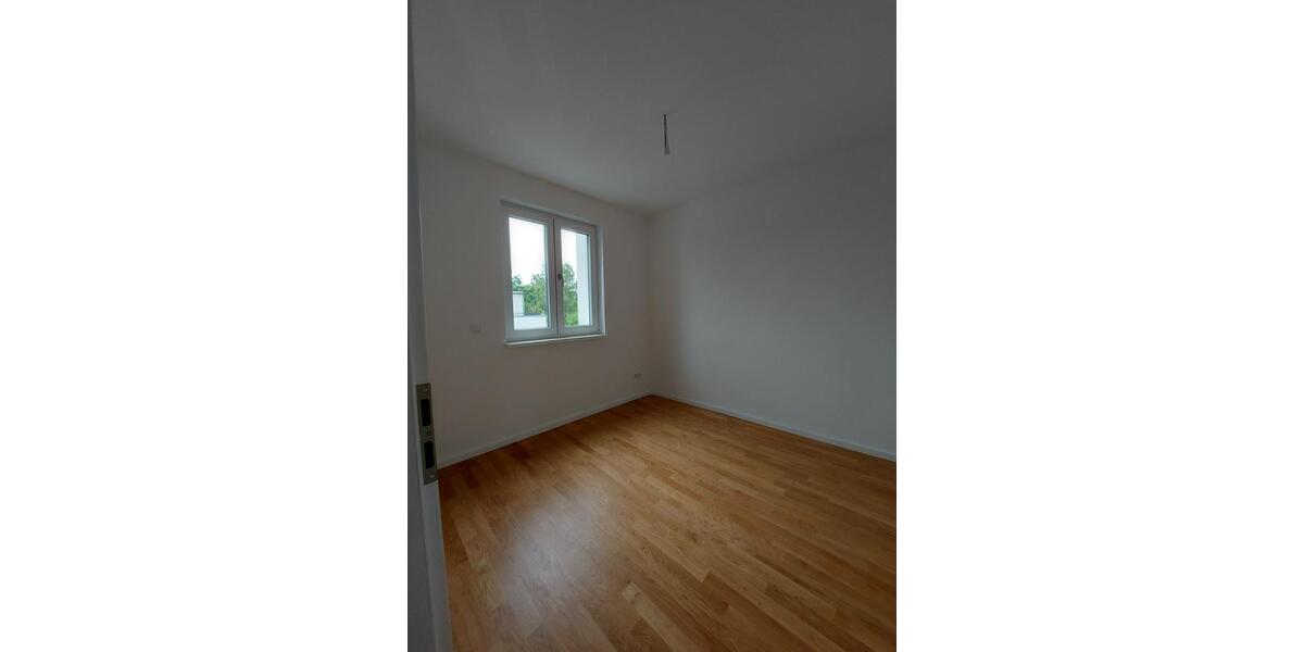 Maisonettenwohnung Ludwigsfelde - 5 Zimmer, 160 m&sup2;, 2.100&euro; | Angebot:23619866