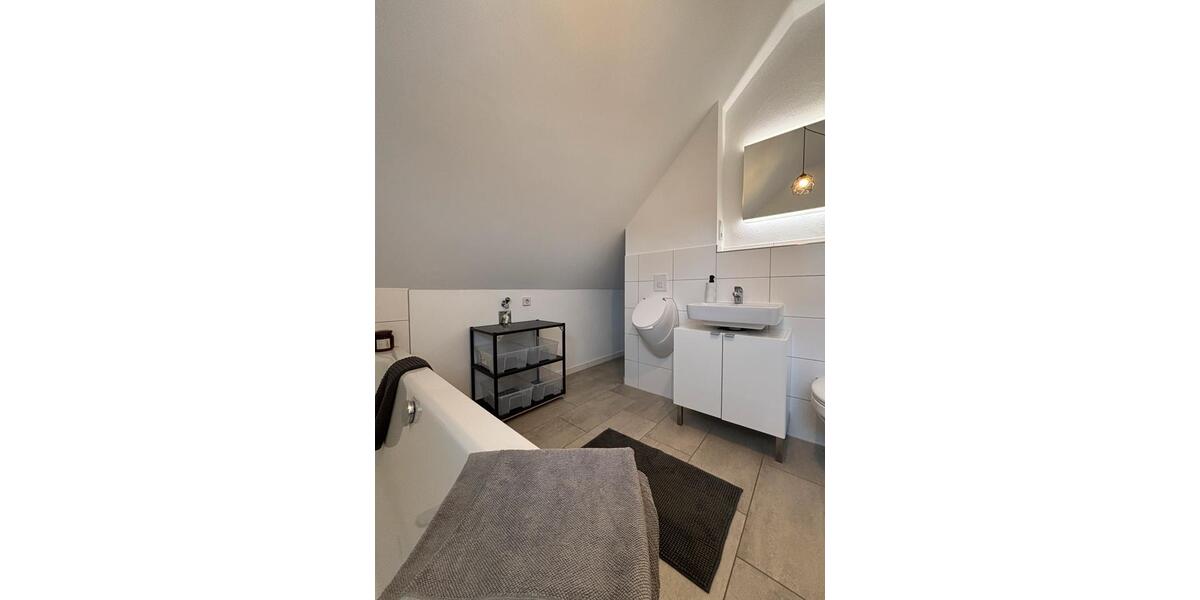 Dachgeschoßwohnung Berlin Treptow-Köpenick - 1 Zimmer, 37 m&sup2;, 950&euro; | Angebot:26236277