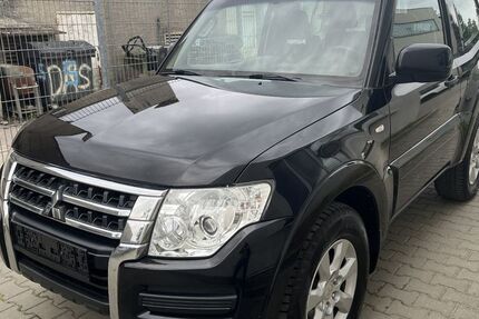 Mitsubishi Pajero 148.000 km 16.999 &euro; Berlin 12277