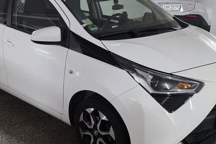 Toyota Aygo (X) 57.210 km 10.500 &euro; Berlin 13439