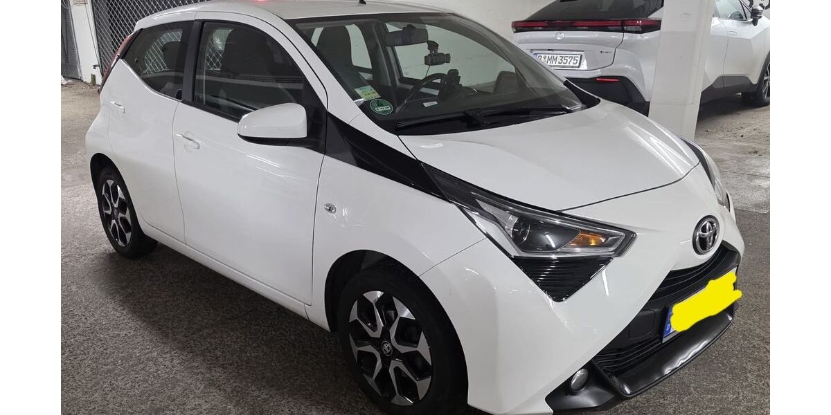 Toyota Aygo (X) 57.210 km 10.500 &euro; Berlin 13439