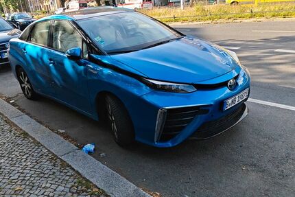 Toyota Mirai 85.000 km 8.995 &euro; Berlin 10585