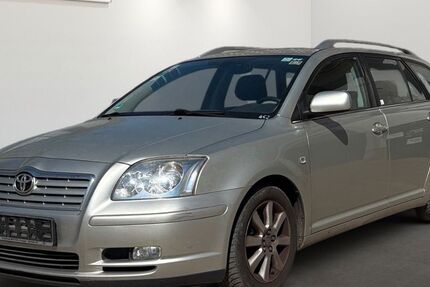 Toyota Avensis 213.516 km 1.499 &euro; Berlin 12681