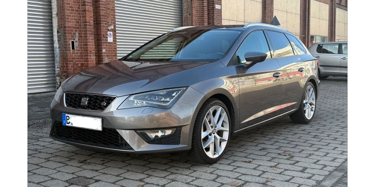 Seat Leon 121.000 km 12.890 &euro; Berlin 13469