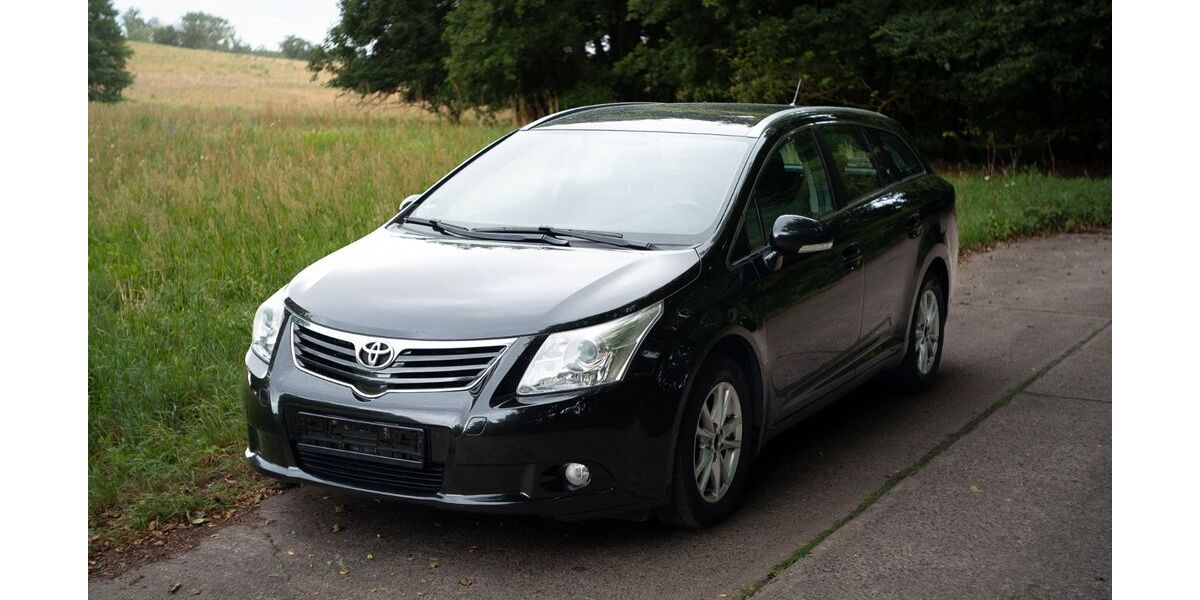 Toyota Avensis 206.000 km 4.850 &euro; Berlin 12059