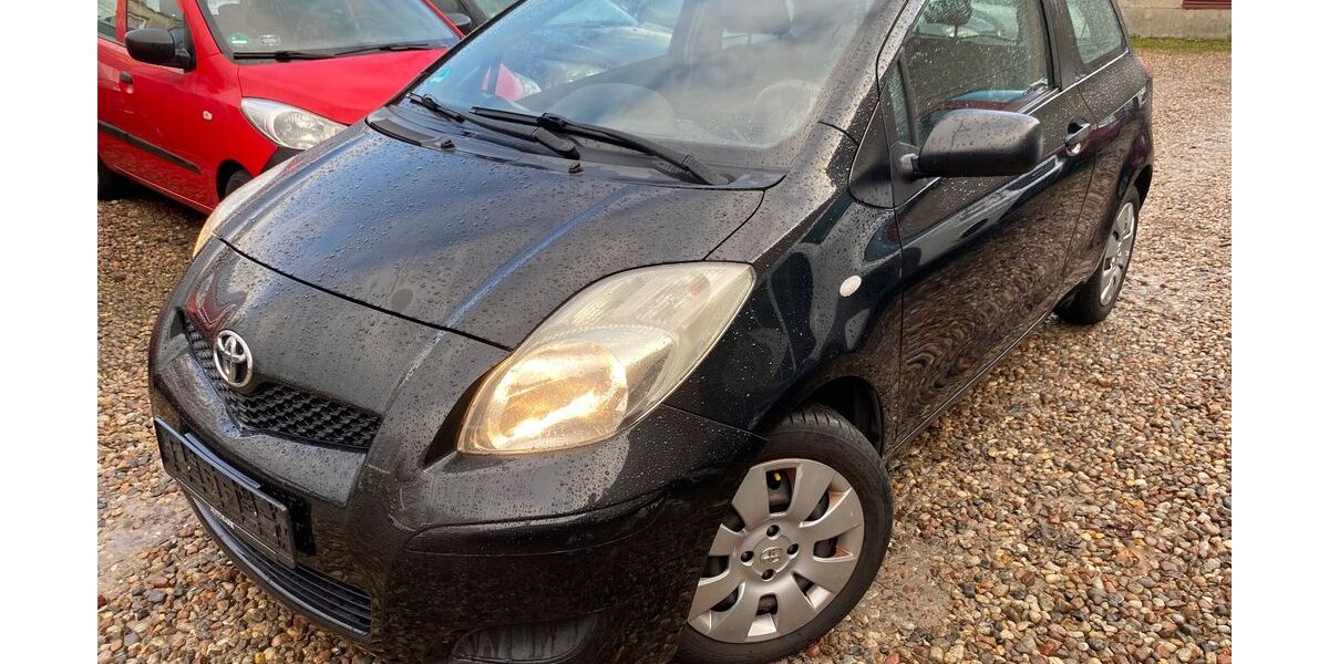 Toyota Yaris 127.000 km 1.950 &euro; Berlin 10245