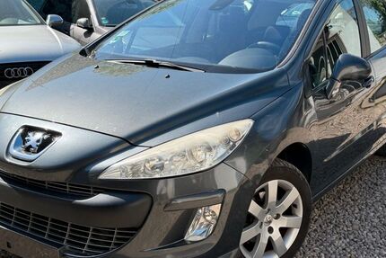 Peugeot 308 111.000 km 1.950 &euro; Berlin 10245