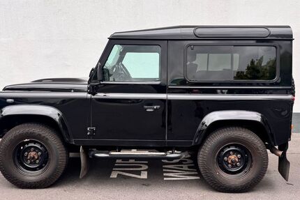 Land Rover Defender 83.000 km 48.900 &euro; Berlin 10777