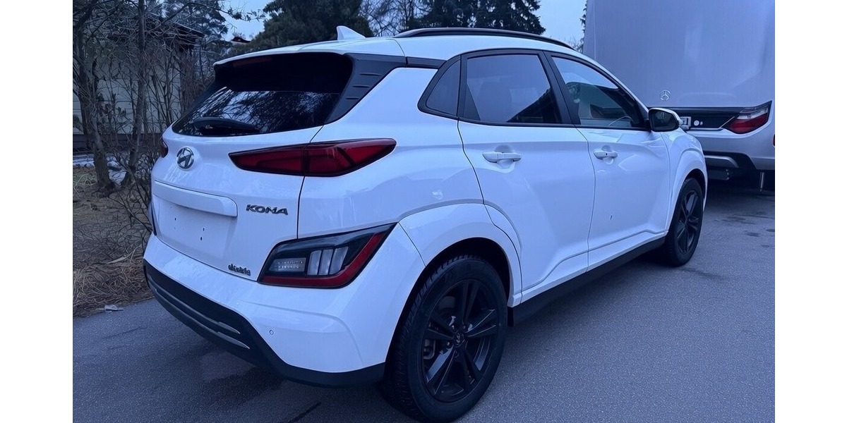 Hyundai Kona große Batt./NaviCAM/LED/Lenkrhzg/Schiebed. 139.969 km 15.900 &euro; Berlin 10247