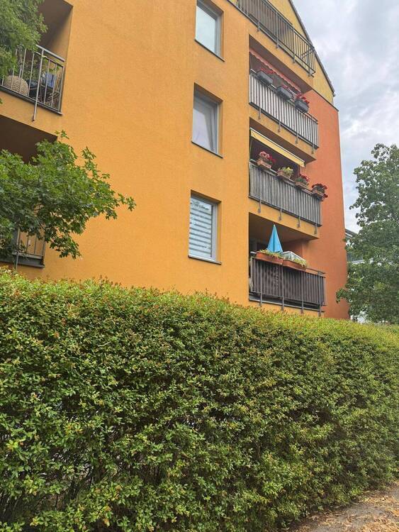 Investment-Chance: 3-Zimmer-Wohnung mit Sonnen-Loggia